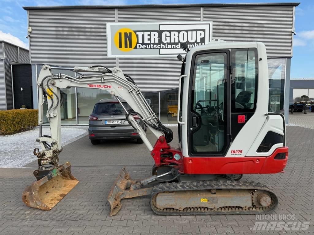 Takeuchi TB 225 V3 Mini bageri <7t