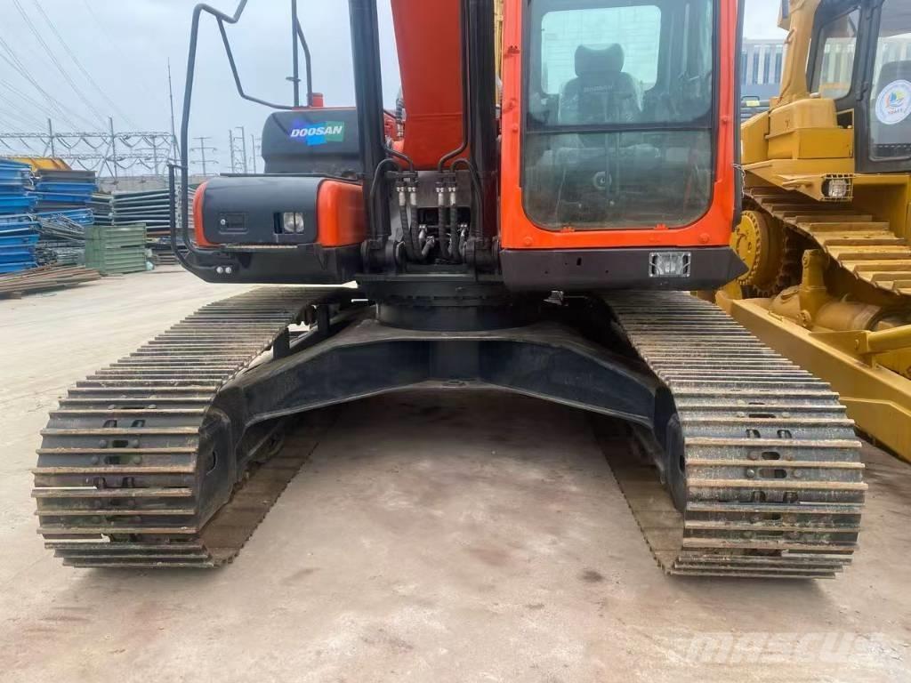 Doosan DX 225 Bageri gusjeničari
