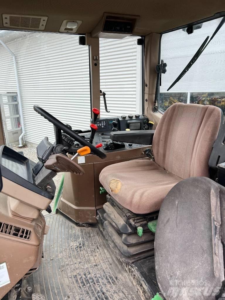 John Deere 6900 Traktori