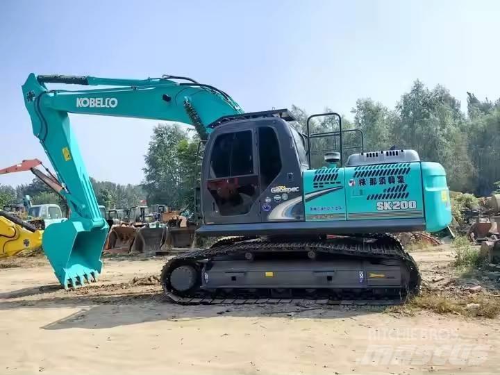 Kobelco SK200-8 Bageri gusjeničari