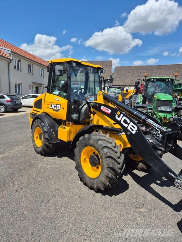 JCB 409 Agri Poljoprivredni teleskopski utovarivači