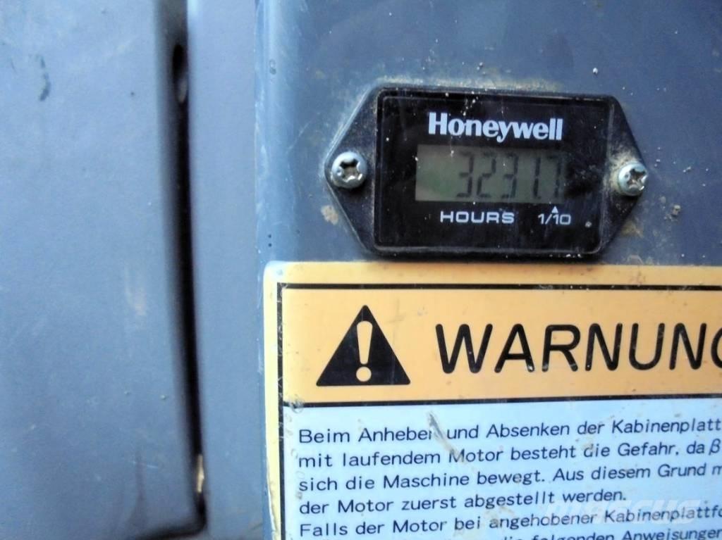 Takeuchi TB 235 Mini bageri <7t