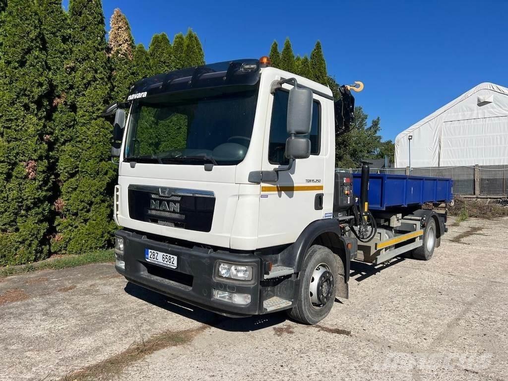 MAN TGM 15.250 Rol kiper kamioni s kukama za dizanje