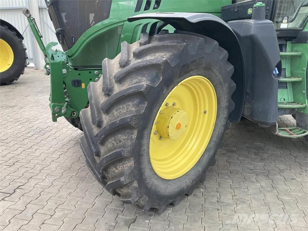 John Deere 6195R Traktori