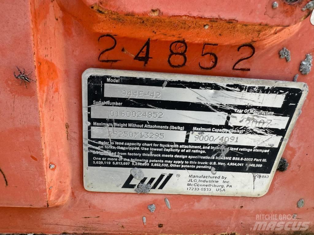 JLG 944 E-42 Teleskopski viličari