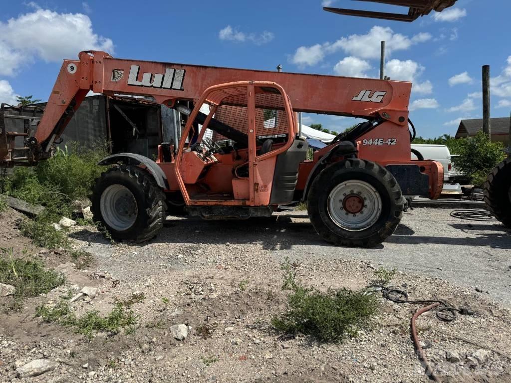 JLG 944 E-42 Teleskopski viličari