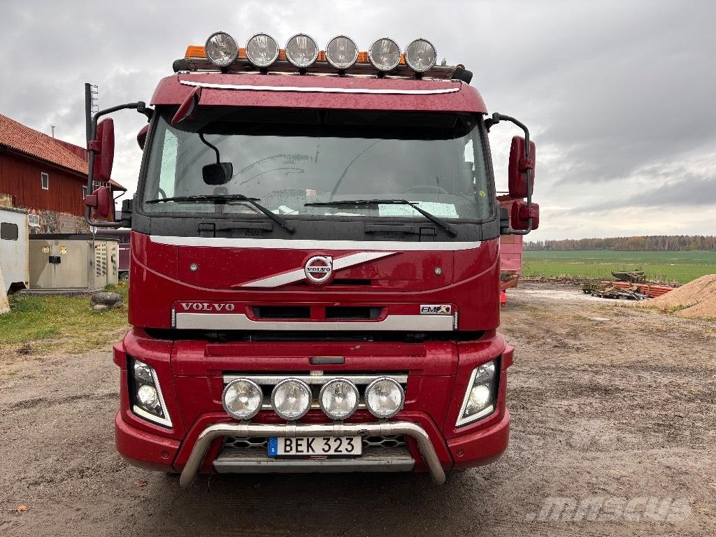Volvo VOLVO FM 8*4 Rol kiper kamioni s kukama za dizanje