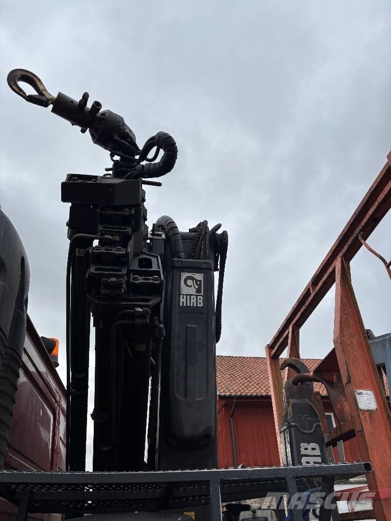 Volvo VOLVO FM 8*4 Rol kiper kamioni s kukama za dizanje