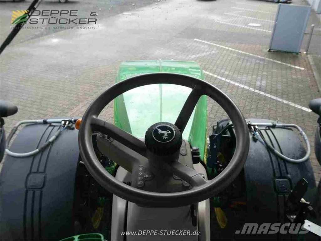 John Deere 8310R Traktori