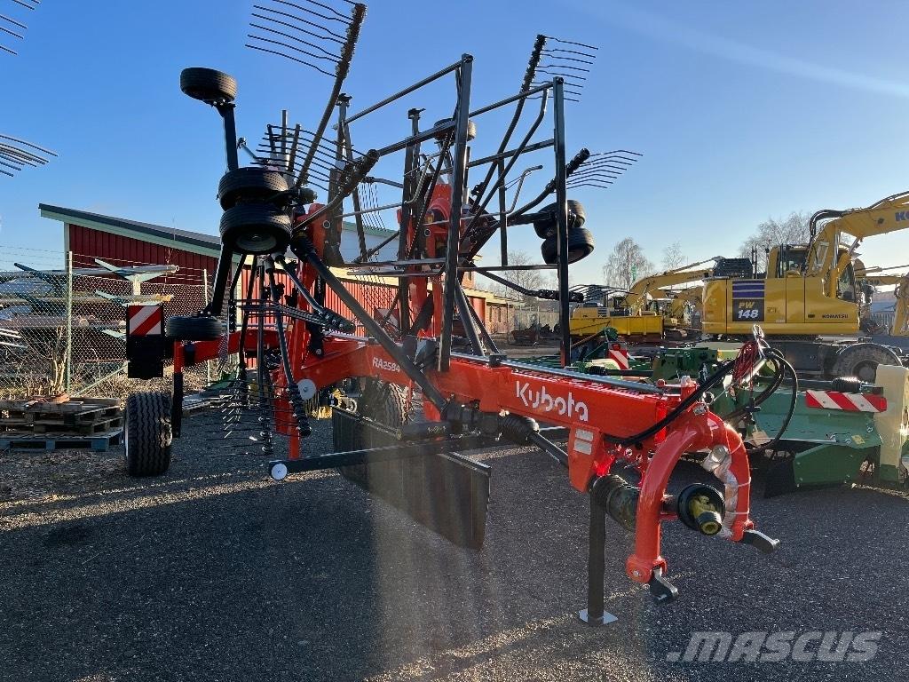 Kubota RA2584 Sakupljači