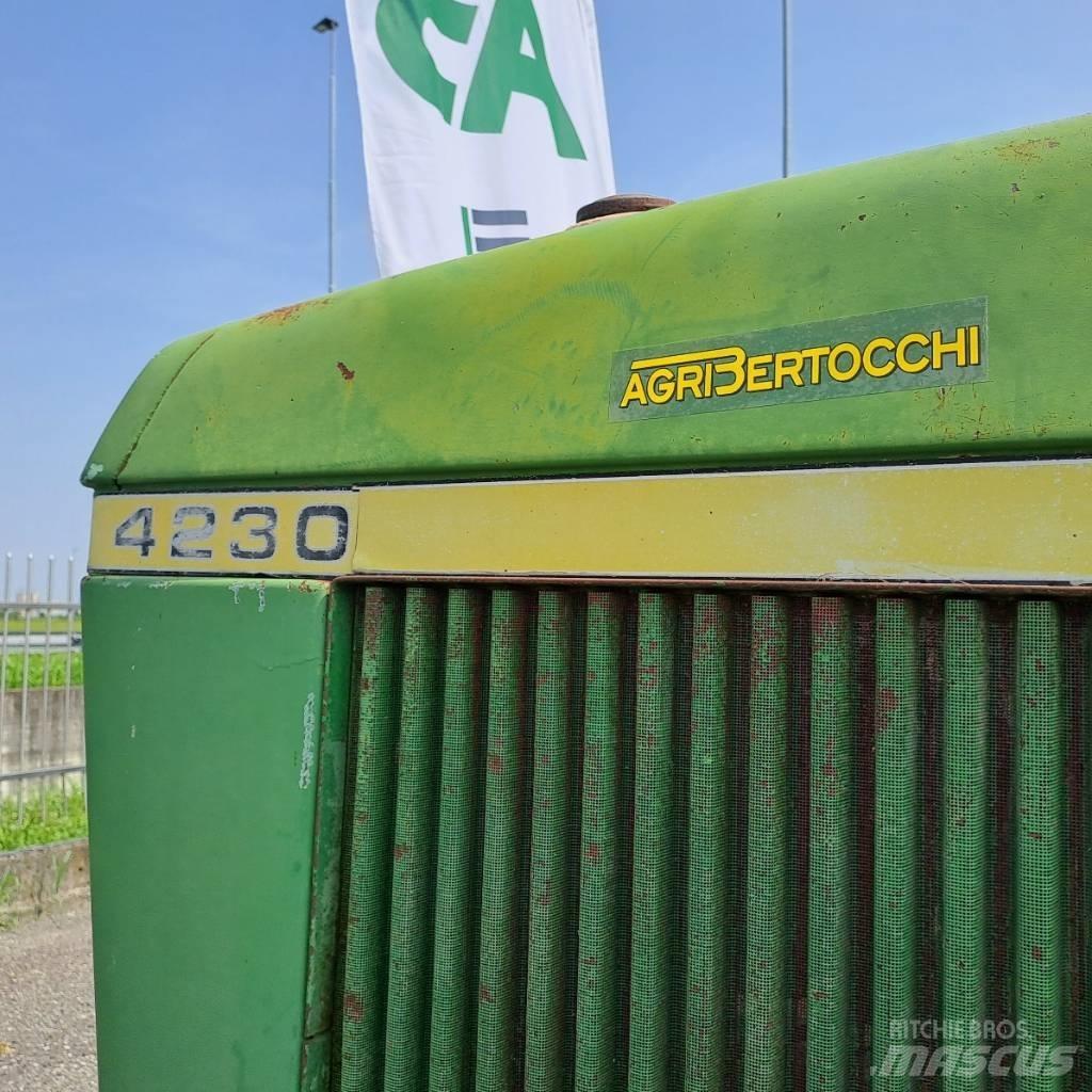 John Deere 4230 Traktori