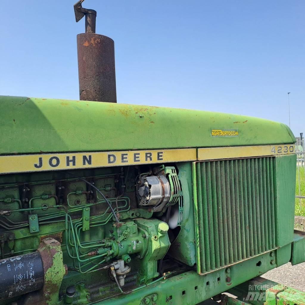 John Deere 4230 Traktori