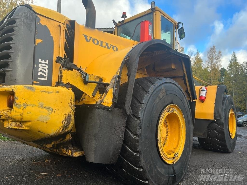 Volvo L 220 E Utovarivači na kotačima