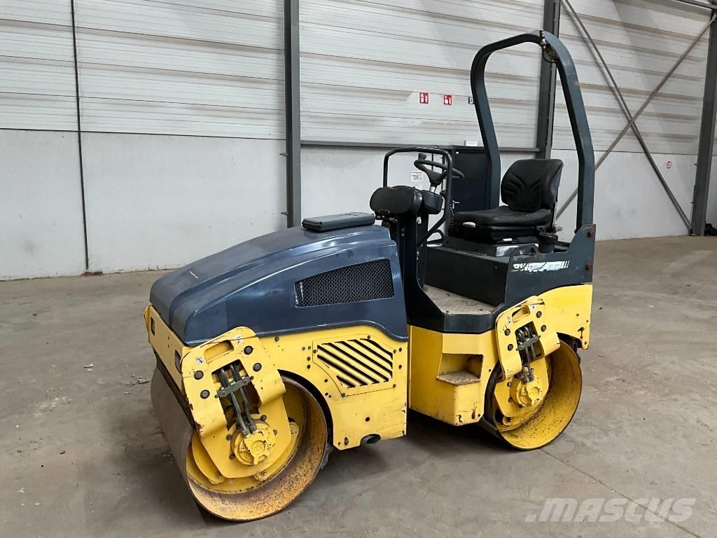 Bomag BW 100 AD-4 Valjci sa dvojnim bubnjem
