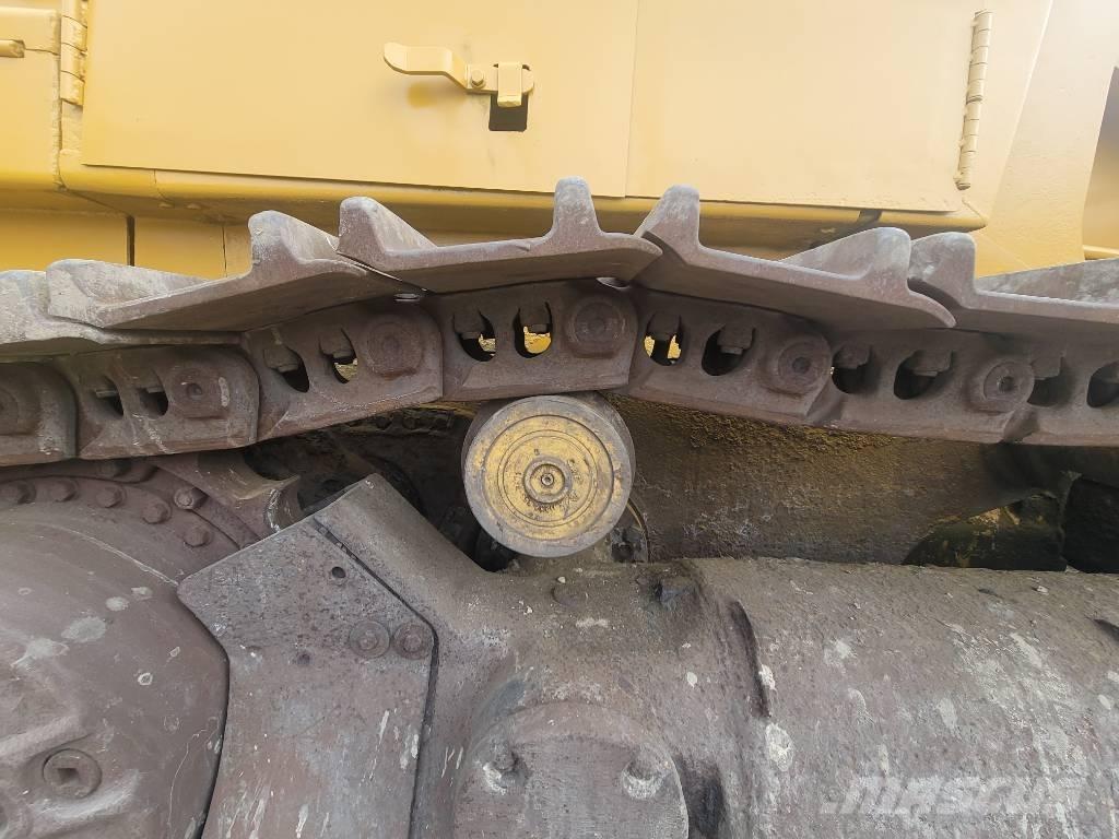 CAT 973 Utovarivači gusjeničari