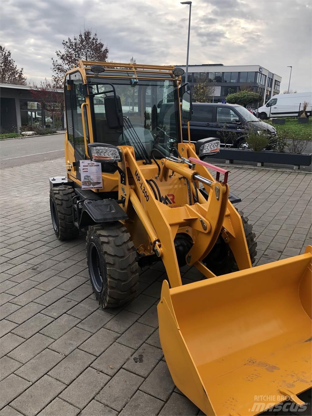  MP-l300 ( Machpro ) Utovarivači na kotačima