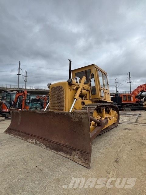 CAT D 6 D Buldožeri gusjeničari
