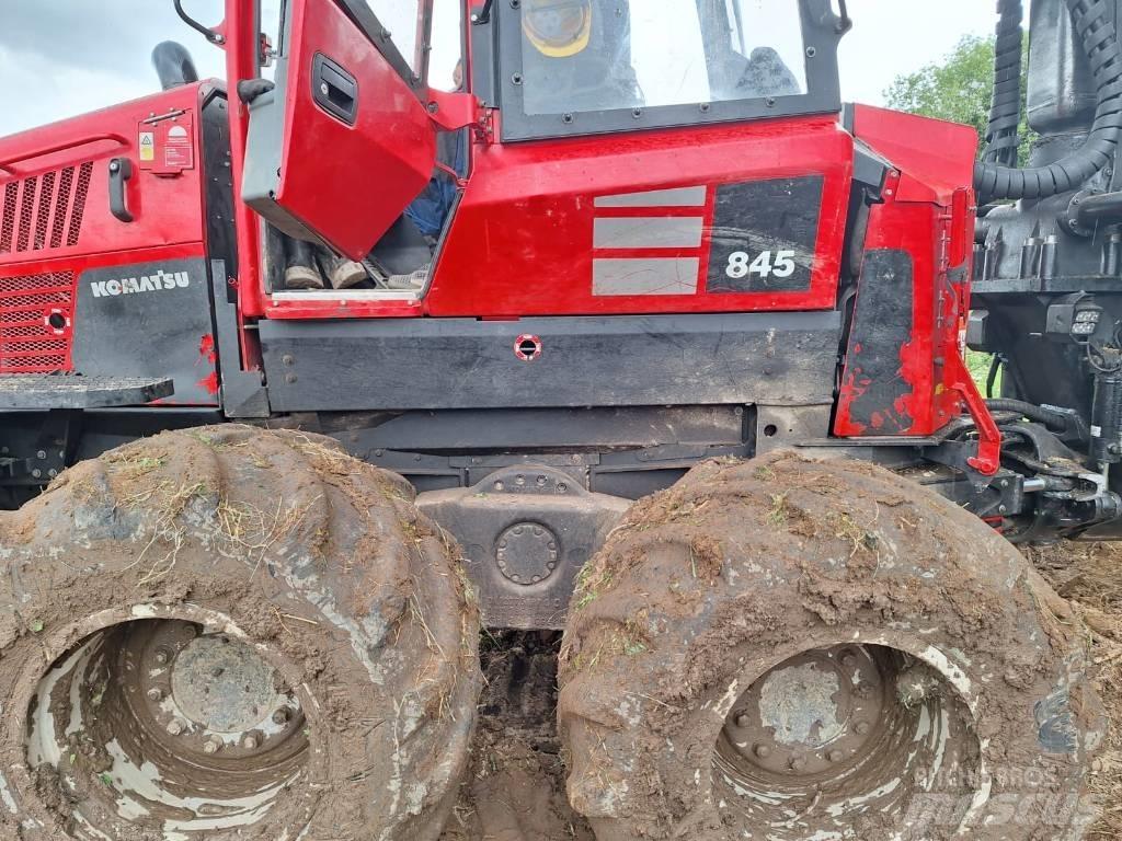 Komatsu 845 Forvarderi