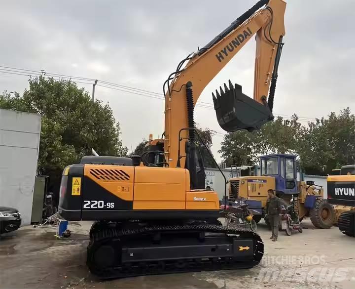 Hyundai R220-9S Bageri gusjeničari