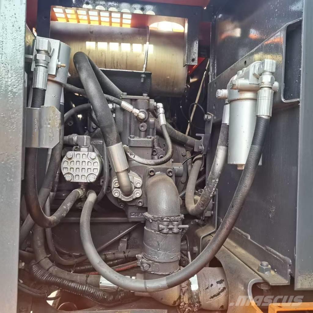 Hitachi EX 100 W D Bageri na kotačima
