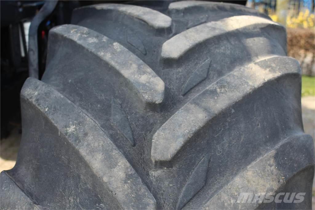 New Holland TM175 Traktori