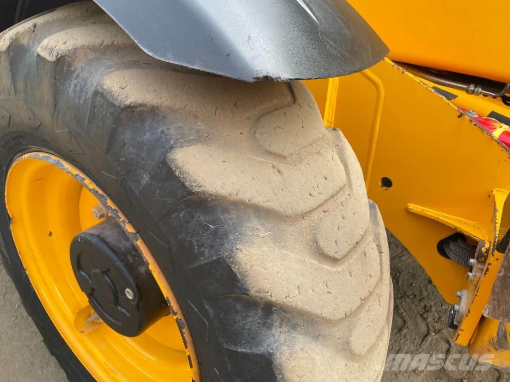 JCB 540-140 Teleskopski viličari