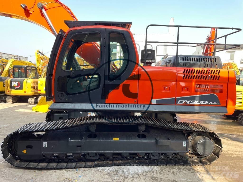 Doosan DX300 Bageri gusjeničari