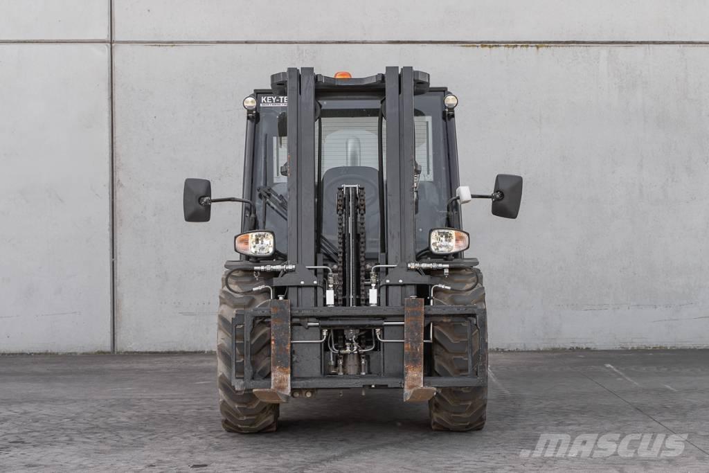 Manitou MC 25-4 Dizelski viličari