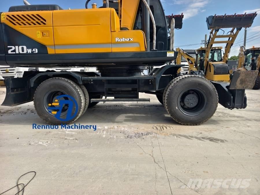 Hyundai 210W-9 Bageri na kotačima
