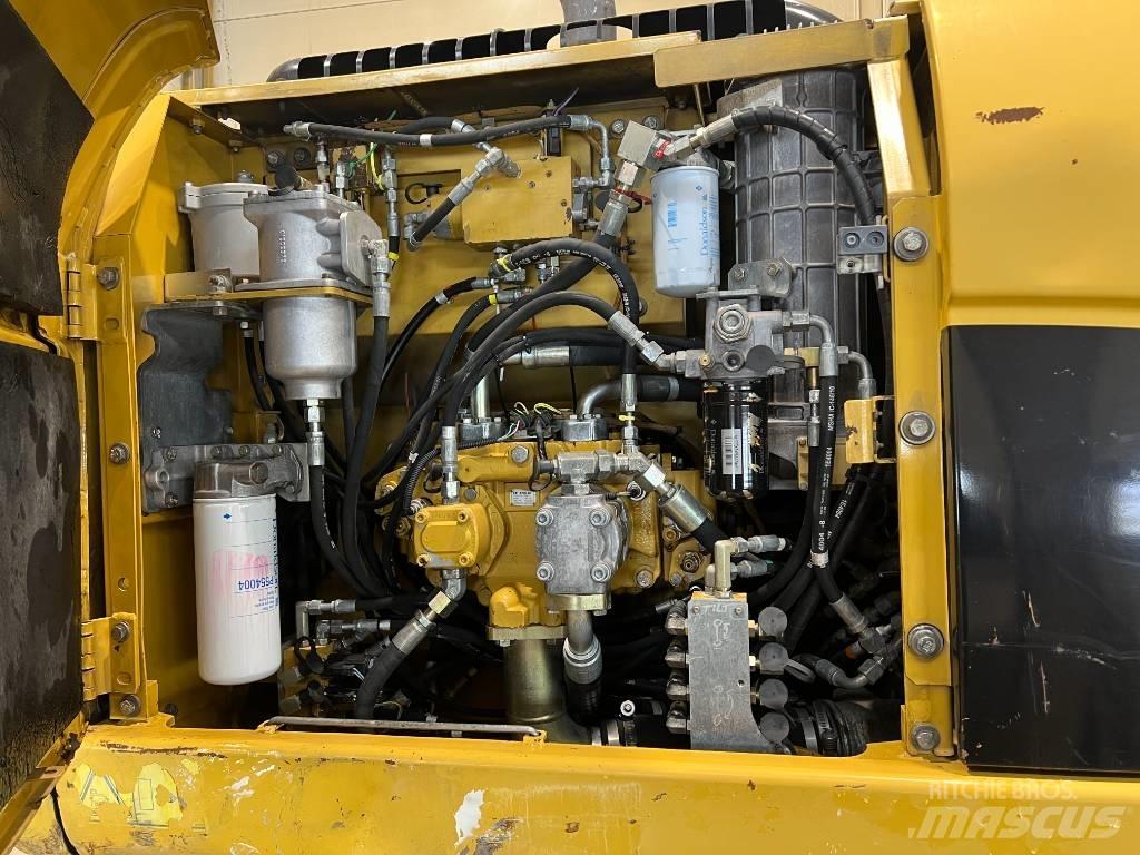 CAT 323 D L Bageri gusjeničari