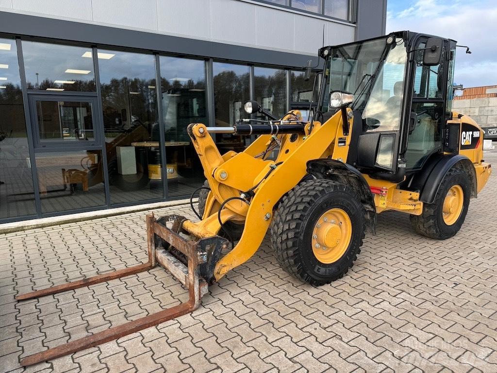 CAT 906M Utovarivači na kotačima