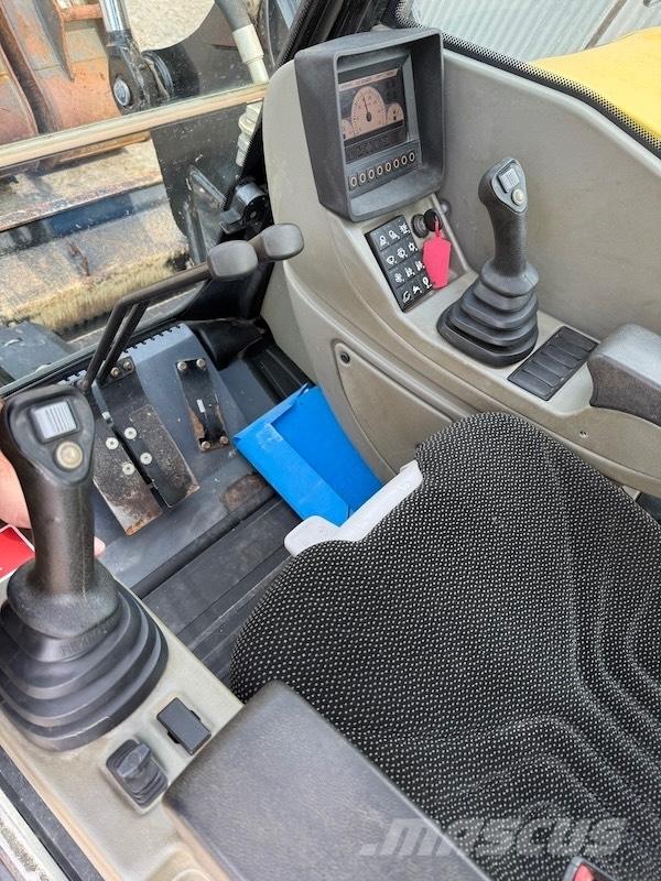 Terex Schaeff TC125 Bageri gusjeničari