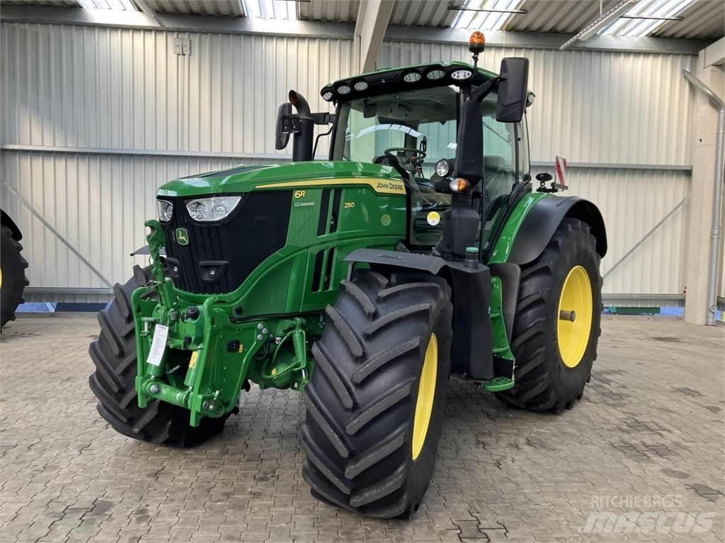 John Deere 6R 250 Traktori
