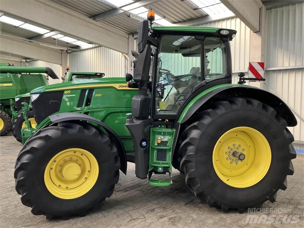 John Deere 6R 250 Traktori