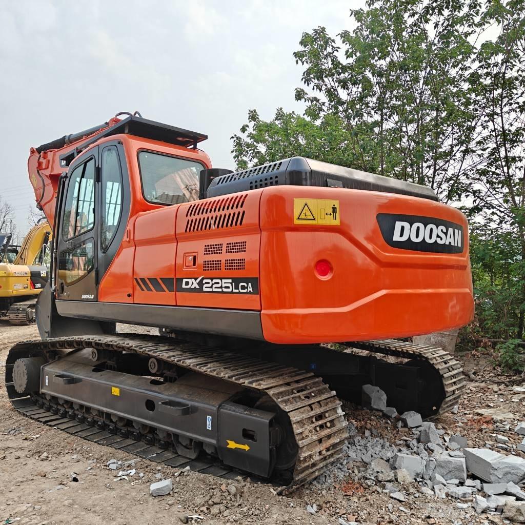 Doosan DX225-9C Bageri gusjeničari