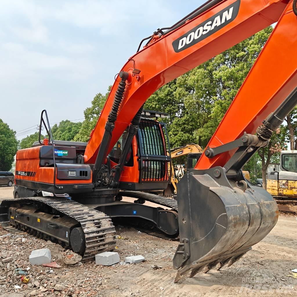 Doosan DX225-9C Bageri gusjeničari