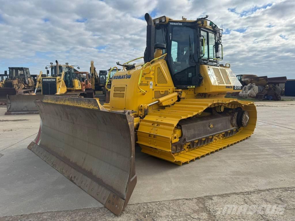 Komatsu D61PX-24 Buldožeri gusjeničari