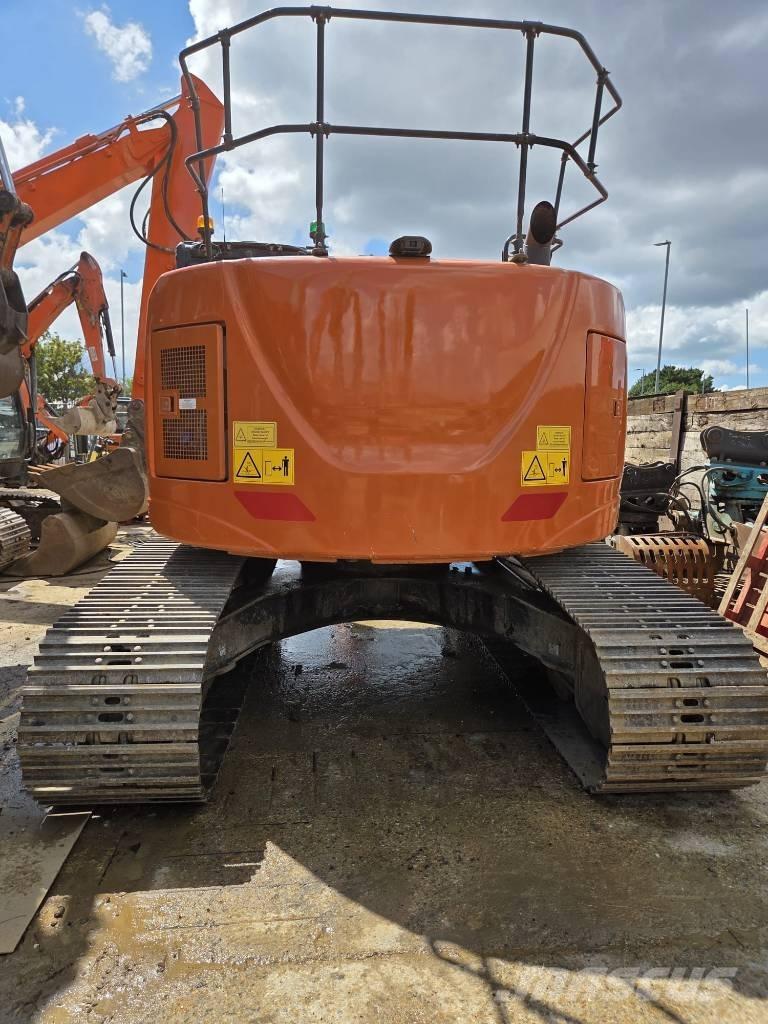Hitachi ZX225US-6 Bageri gusjeničari