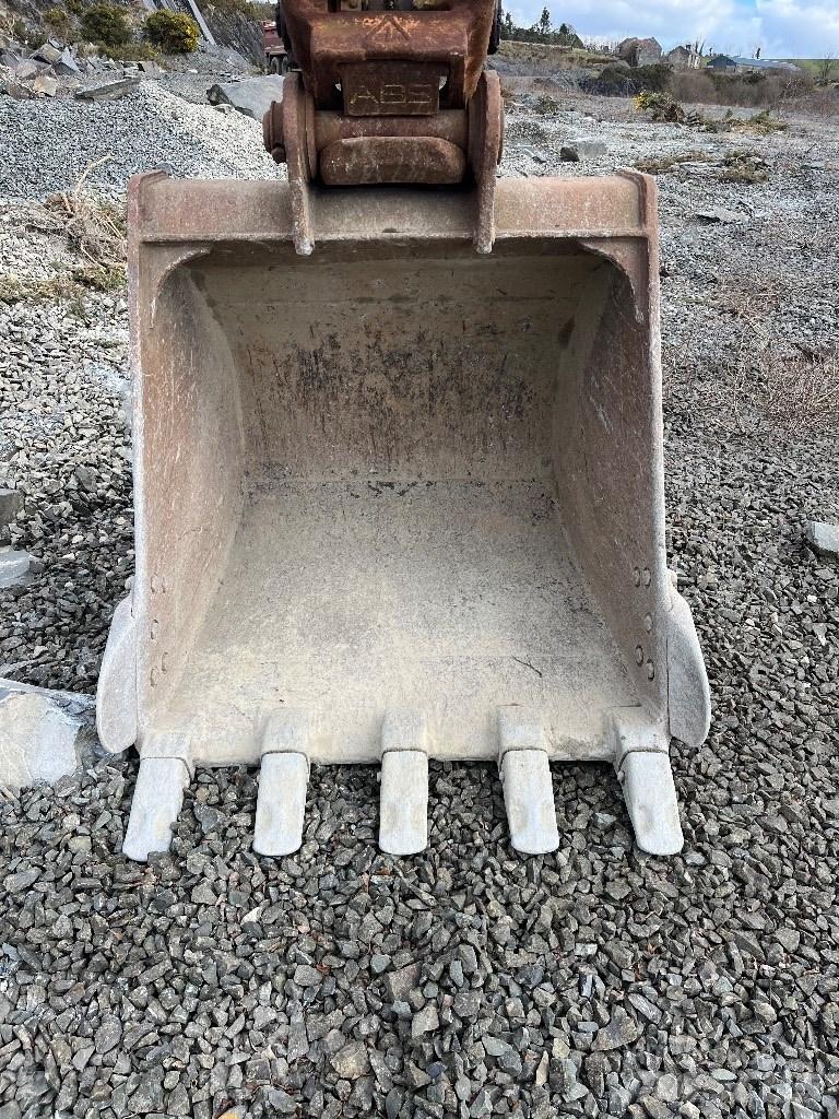 Komatsu PC 210 LC-8 Bageri gusjeničari