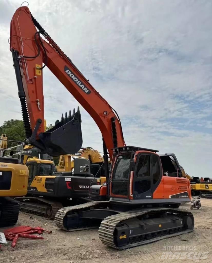 Doosan DX 225 Bageri gusjeničari