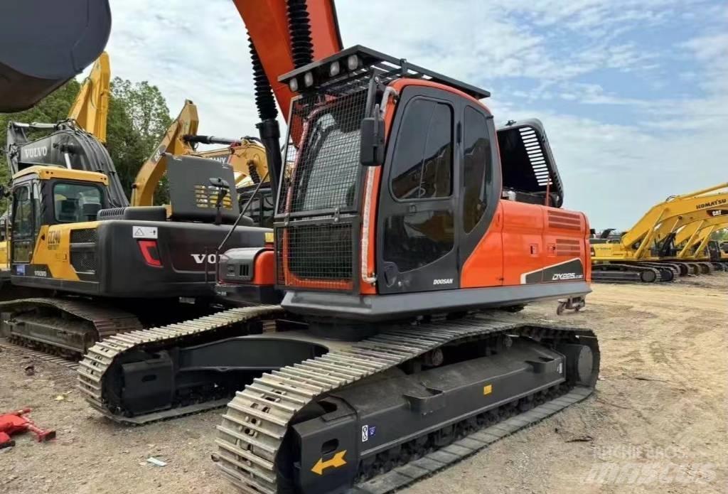 Doosan DX 225 Bageri gusjeničari