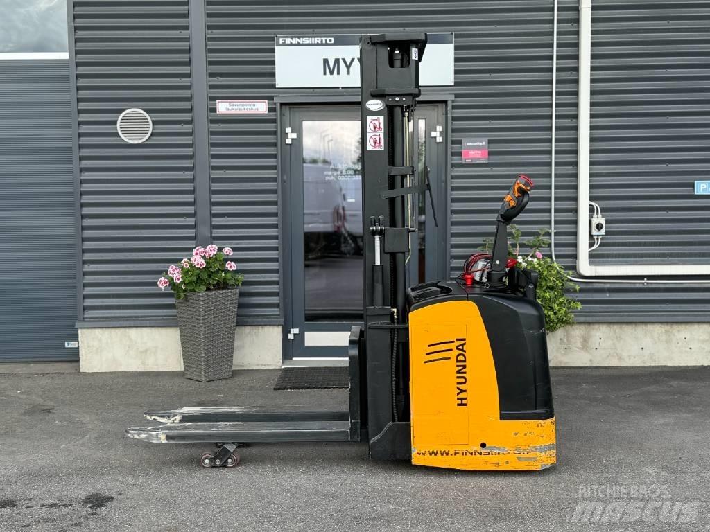 Hyundai 15ESR Samopogonski ručni viličari