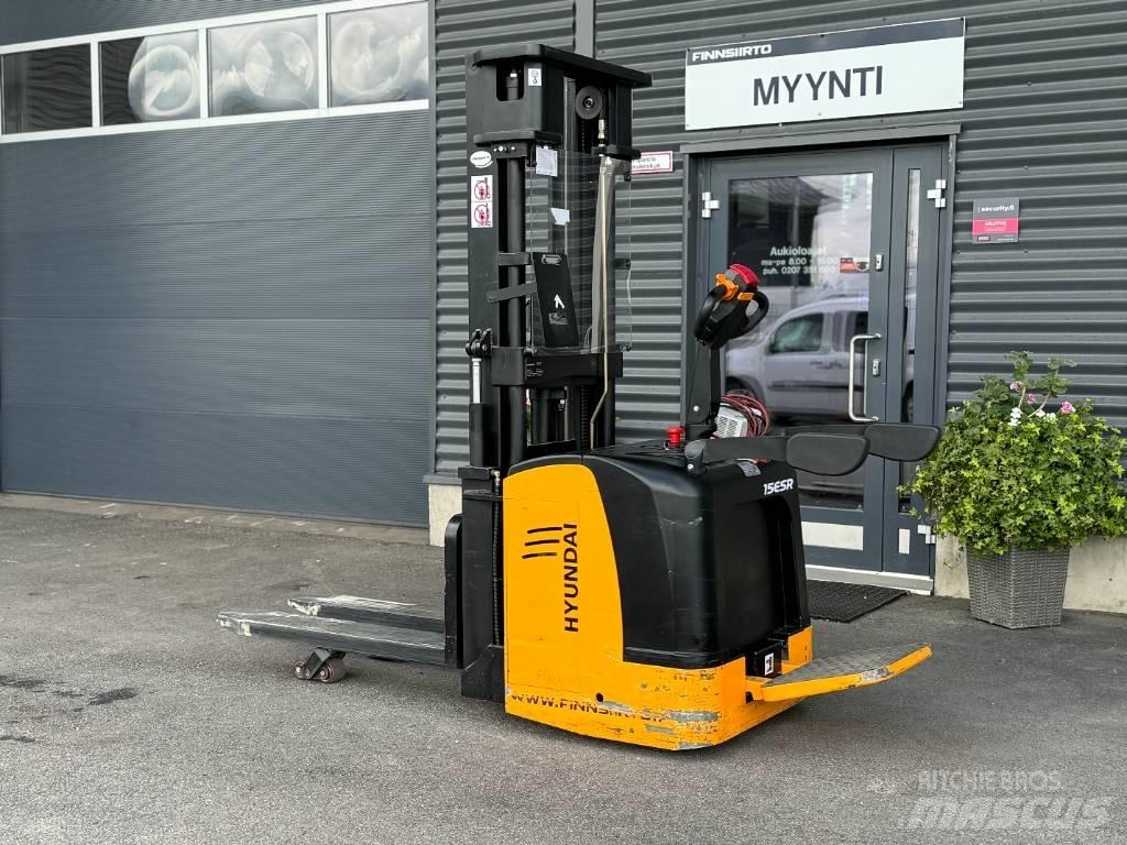 Hyundai 15ESR Samopogonski ručni viličari