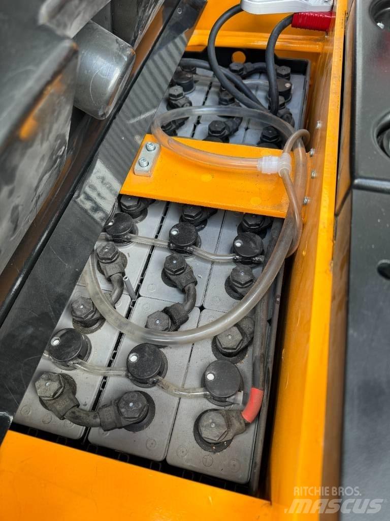 Hyundai 15ESR Samopogonski ručni viličari