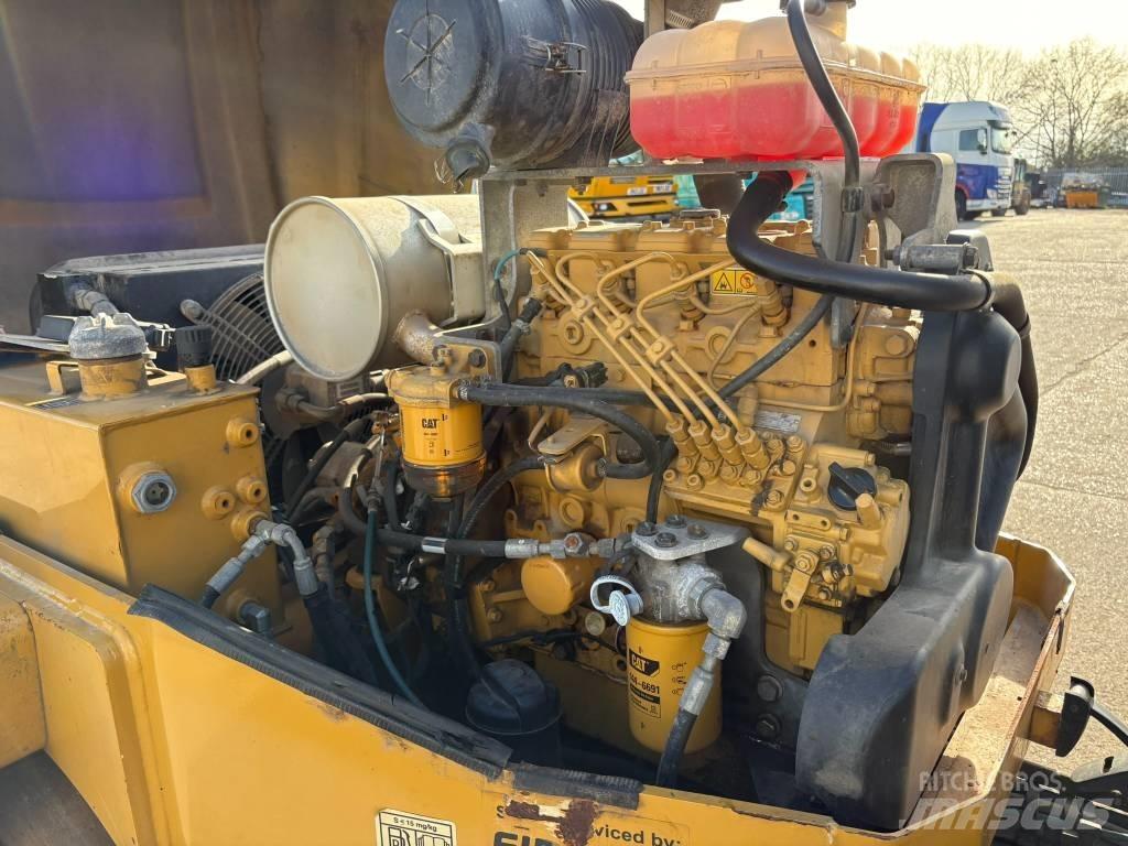 CAT CB 34 B Valjci sa dvojnim bubnjem