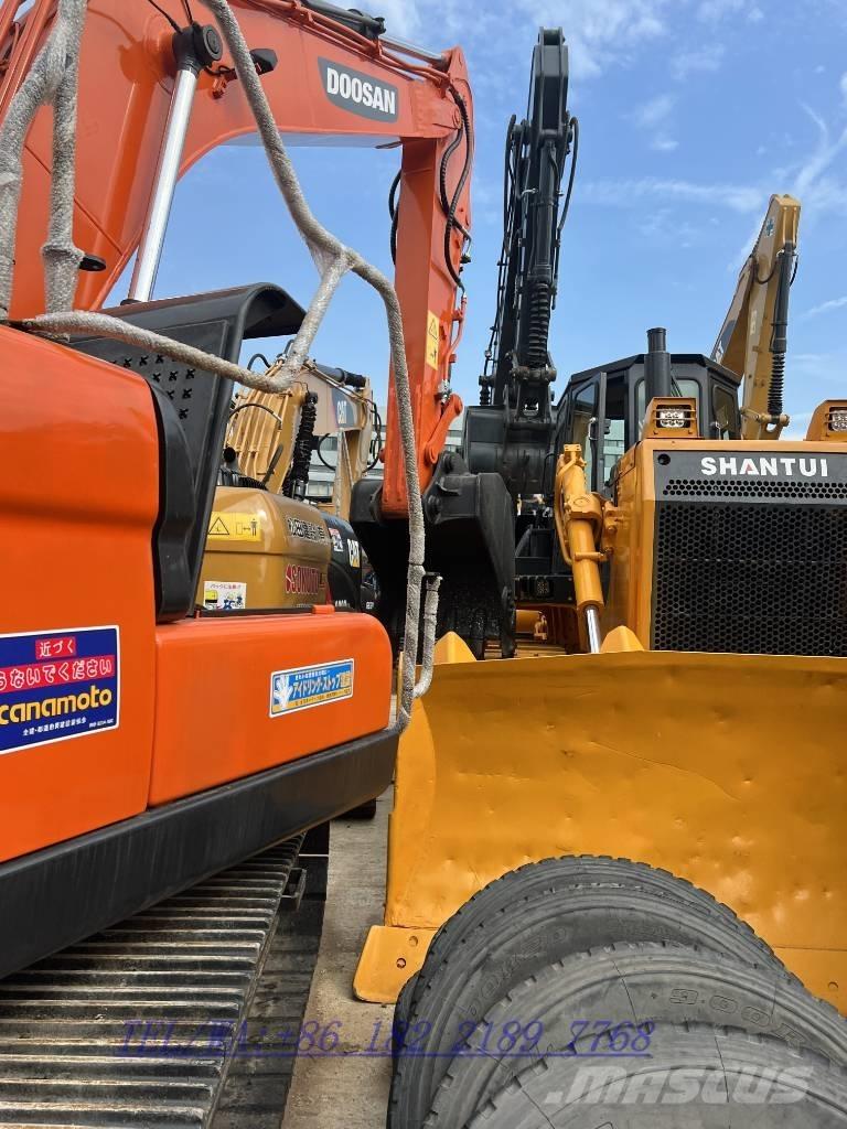 Doosan DX140 Bageri gusjeničari