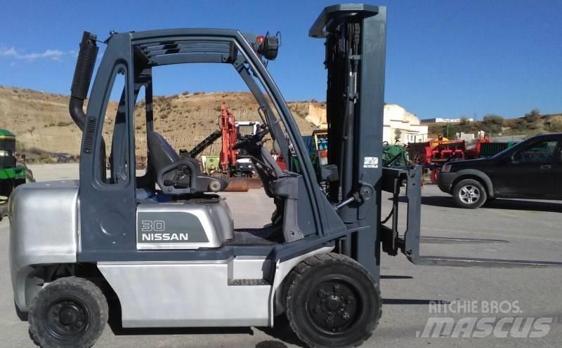 Nissan FGD02A30Q Dizelski viličari