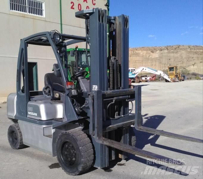 Nissan FGD02A30Q Dizelski viličari