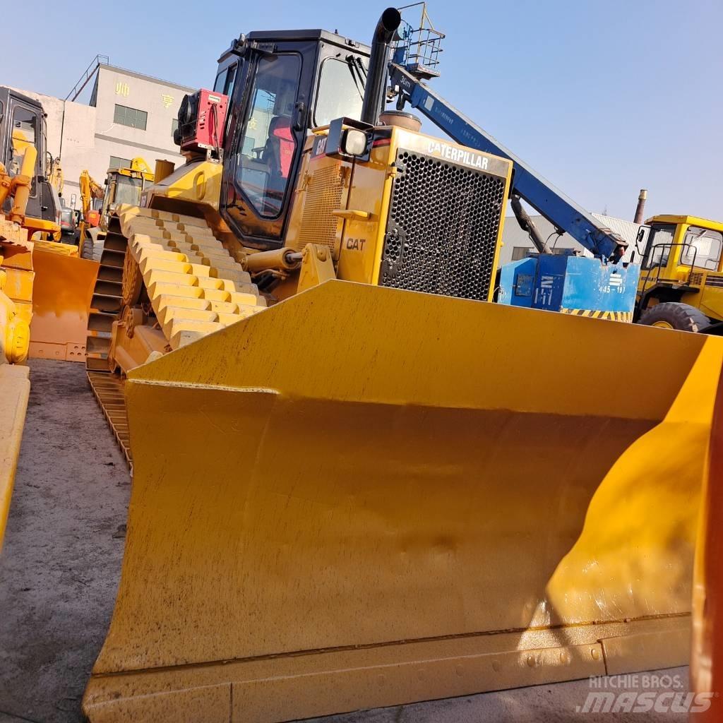 CAT D 6 R Buldožeri gusjeničari