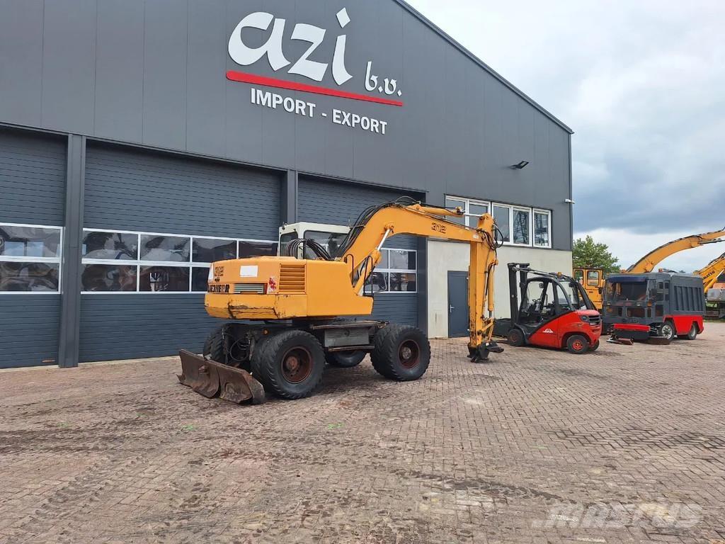 Liebherr A312 Bageri na kotačima